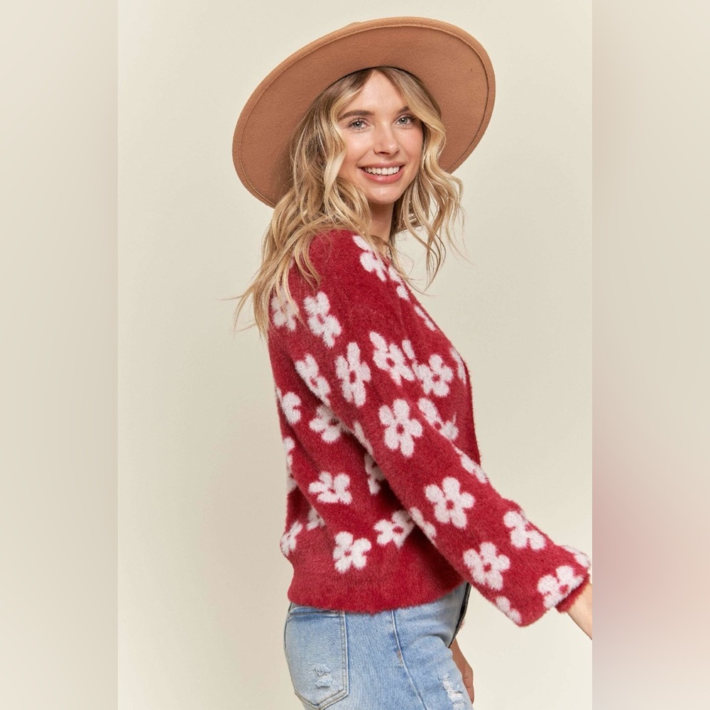 NWT Boutique Mae Fuzzy Floral Cropped Cardigan Sweater - Picture 2 of 6